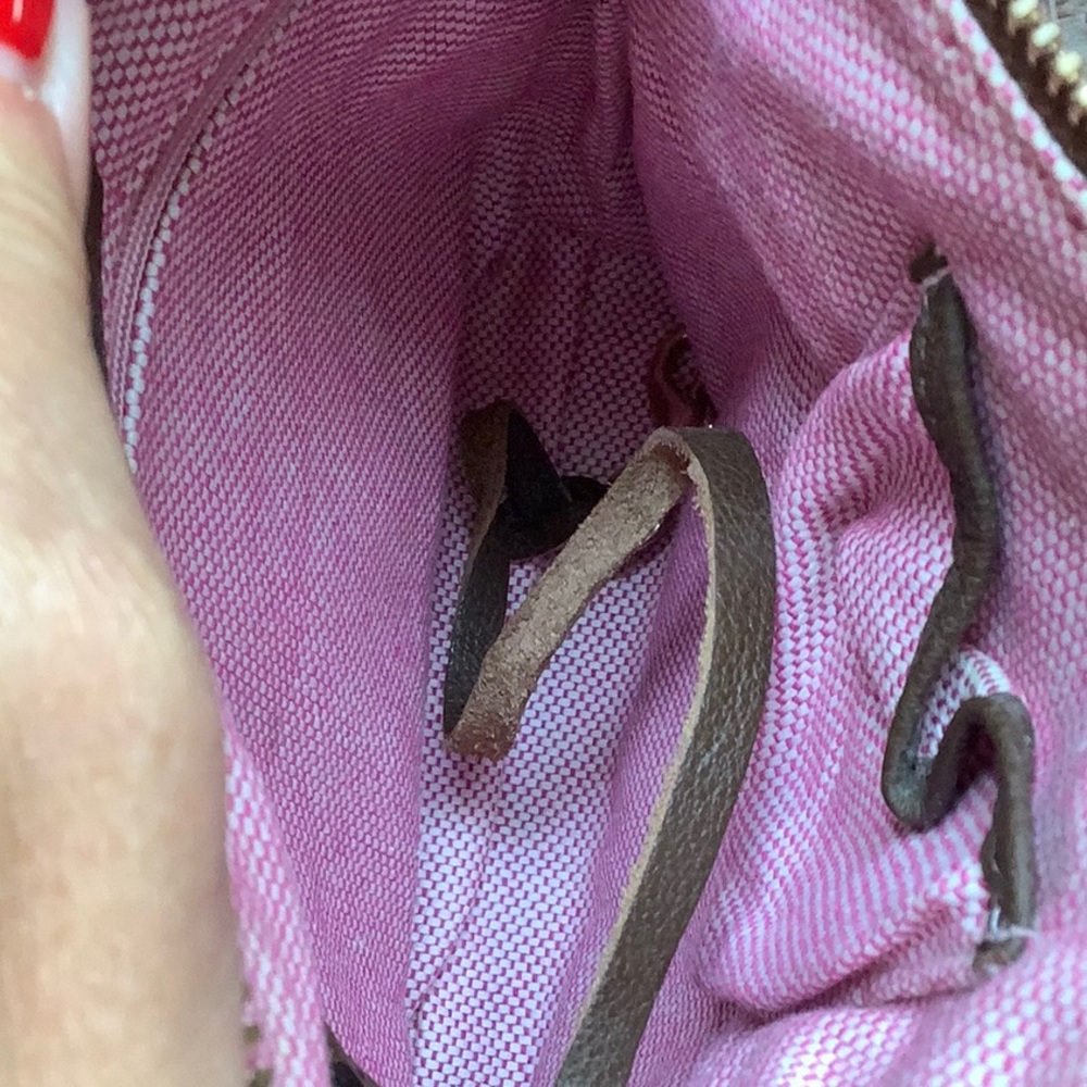 😍Dooney & Bourke Crossbody Pebble Leather Letter Carrier😍 - Picture 8 of 11